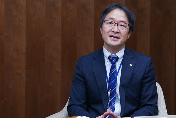 クボタでロボットトラクターの開発をさらに先へと進める西 啓四郎氏(同社農業機械総合事業部 農機技術本部 トラクタ技術第一部 第一開発室室長 E55プロジェクトチーム長)。(写真:高山 和良)