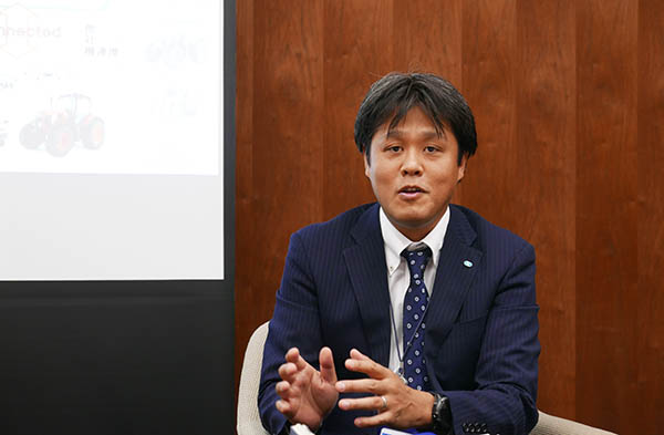 クボタでKSASを担当する小林義史氏（同社 農機国内営業部 KSAS推進グループ長）。（写真：高山和良）
