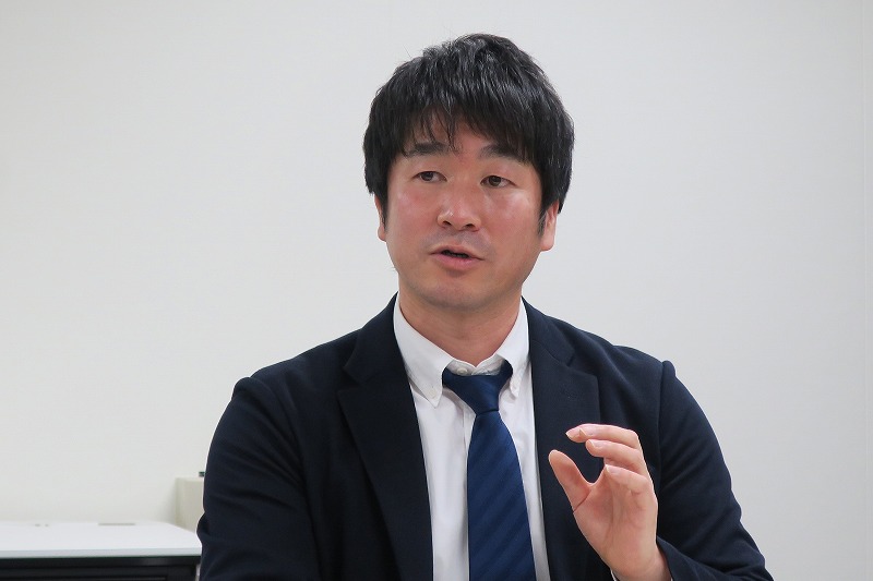 杉浦綾（すぎうらりょう）氏。農研機構 農業情報研究センター 農業AI研究推進室 画像認識チーム チーム長。画像認識技術を使った農業AI技術の開発チームを率いる。農業AIの研究については、「これまでできなかったようなことができるのではないかという期待が大きい」と語る。