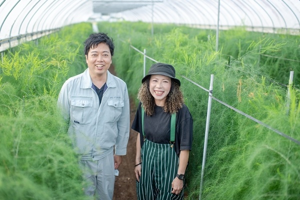地域を代表する女性農業者に成長した中井氏と、その成長に長く伴走支援してきた中川氏