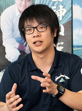 園芸メガ団地での生産について話すJAあきた白神 営農部 営農企画課の若狭智也氏