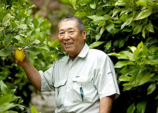 呉市豊町でレモンを作ってきた国実久二氏。生産者にとっての魅力を語る