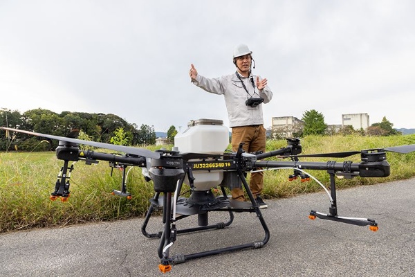「大津地域で一時間飛びっぱなしで作業することはほとんどない。10リットルも積載できれば十分と考えました」(田中氏)