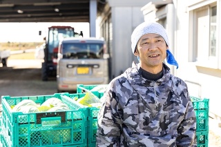 藤村農園でアルバイトに勤しむ廣田修久 氏