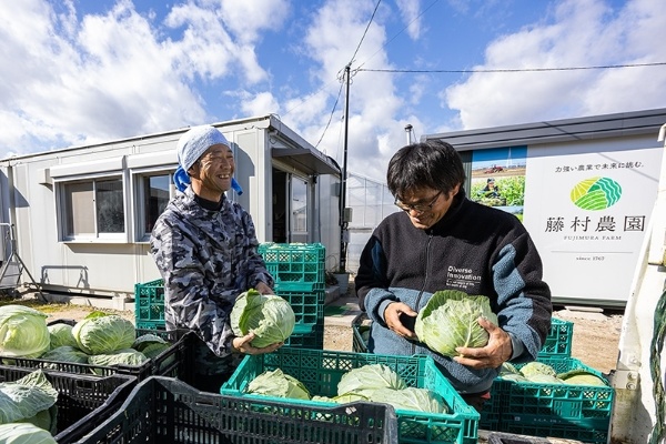 職場の雰囲気はイラストでは伝わらない。実際に現場に赴き求人用の写真を撮影することが大事