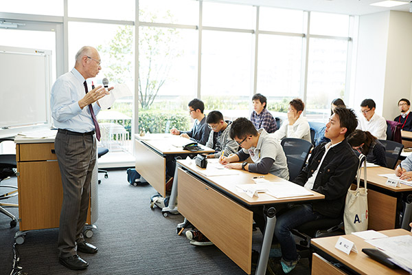 講義中の堀口校長（写真：日本農業経営大学校）