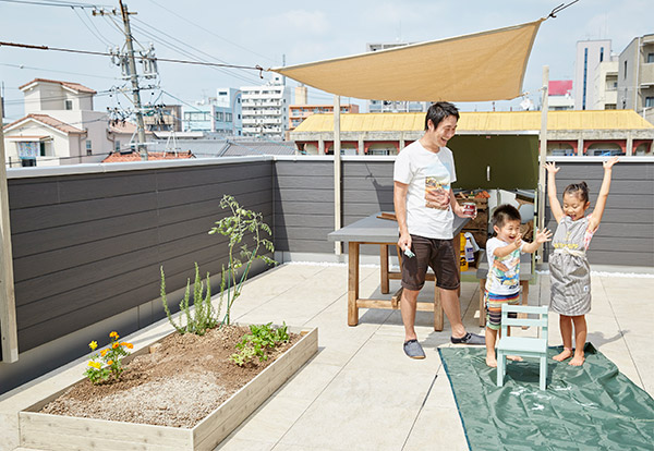 木造住宅の屋上にもミニ菜園を作れる