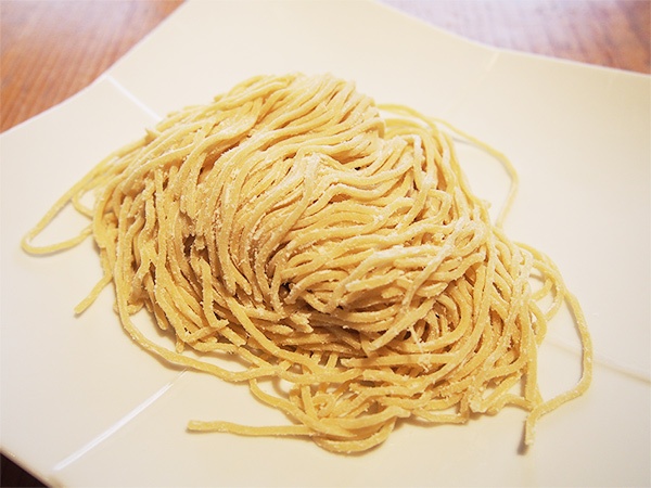 「純ラーメン七節」で用いるラー麦細麺