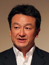 ヴイエムウェア株式会社<br>ソリューション営業本部<br>本部長<br><span class="name">秋山 将人</span> 氏