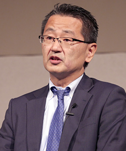 みずほフィナンシャルグループ<br />データマネジメント部 部長<br />高橋達浩 氏