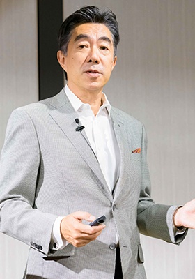 森本 典繁 氏