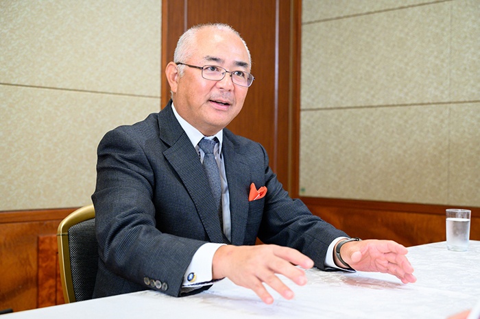 上坂貴志氏