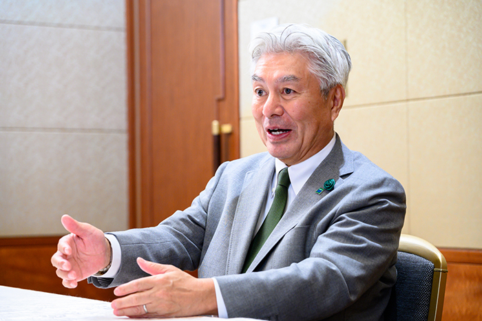 舩越氏