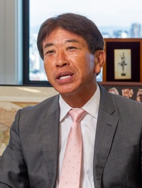 白石 徳生氏