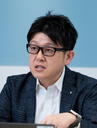 東上 泰樹氏