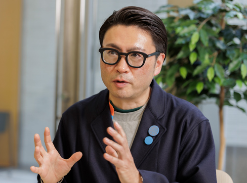 小里 玄氏