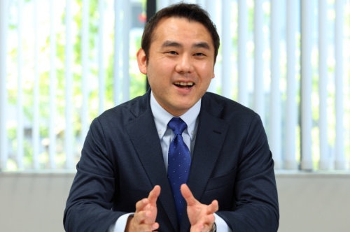 堀 圭介氏