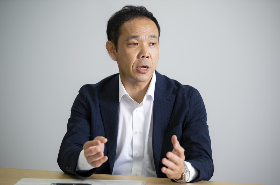 上原 俊夫氏
