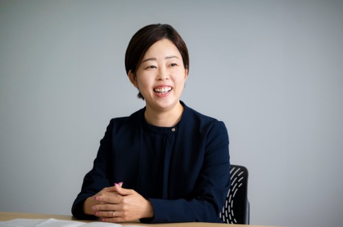 石井 愛氏