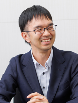 橋詰 英輝氏