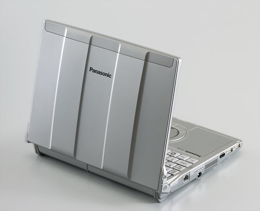 ■液晶:12.1型ワイド(1280×800ドット) ■CPU:第2世代 インテル® Core™ i5-2520M vPro™ プロセッサー 2.50GHz(インテル® ターボ・ブースト・テクノロジー利用時最大3.20GHz) ■バッテリー駆動時間:約15.5時間 ■質量:約1.33kg ■ハードディスク:500GB ■メモリー:4GB(最大8GB) ■ワイヤレス: WiMAX、IEEE802.11a/b/g/n ■光学ドライブ:DVDスーパーマルチ ■主なインタフェース:USB×3、HDMI、VGA、LAN、SDカード ■OS:Windows 7 Professional 64bit (32bit / 64bitセレクタブル)