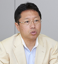 戸田 覚 氏（とだ・さとる） ビジネス書作家・IT製品評論家。ビジネス書を中心に著書は累計100冊以上。「日経ベストPC＋デジタル」「日経PC21」など、各IT系の媒体で連載を持つ。テレビやラジオ、講演などにも多数出演する。現在は、モバイルノートとして「レッツノートAX2」を愛用する。