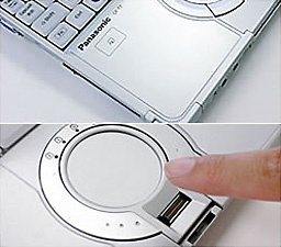 法人向けのレッツノートには、非接触ICカードリーダー内蔵モデル(写真上)や指紋認証センサー内蔵モデル(写真下)がラインアップされている(一部機種を除く)。購入は1台から可能だ。
