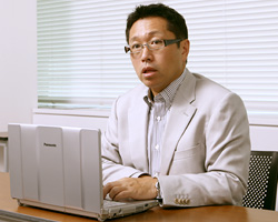 戸田覚（とだ・さとる） <br>ビジネス書作家・IT製品評論家。テレビやラジオに加え、「日経ベストPC＋デジタル」「日経PC21」などの雑誌、各種Web媒体の連載でおなじみ。単行本は累計100冊以上、仕事術に関する著作も多い。最近レッツノートJを購入して利用中。