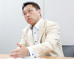 戸田覚（とだ・さとる） ビジネス書作家・IT製品評論家。テレビやラジオに加え、「日経ベストPC＋デジタル」「日経PC21」などの雑誌、各種Web媒体の連載でおなじみ。単行本は累計100冊以上、仕事術に関する著作も多い。最近レッツノートJを購入して利用中。