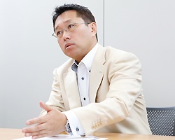 戸田覚(とだ・さとる) ビジネス書作家・IT製品評論家。テレビやラジオに加え、「日経ベストPC+デジタル」「日経PC21」などの雑誌、各種Web媒体の連載でおなじみ。単行本は累計100冊以上、仕事術に関する著作も多い。最近レッツノートJを購入して利用中。