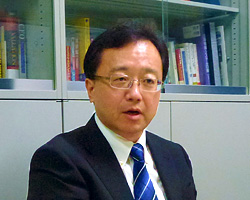 <b>渡辺 研司（わたなべ・けんじ）<br>名古屋工業大学大学院 社会工学専攻 教授<br>リスクマネジメントセンター 防災安全部門長<br></b>1961年生まれ。86年京都大学農学部卒業、富士銀行入行。97年PwCコンサルティングに移籍後、2003年長岡技術科学大学経営情報系准教授、2010年より現職に。内閣官房重要インフラ専門委員会委員、経済産業省産業技術環境局ISOセキュリティ統括委員会委員、ISO/TC223（社会セキュリティ）WG国際議長などを兼務。英国BCI会員。工学博士、MBA。