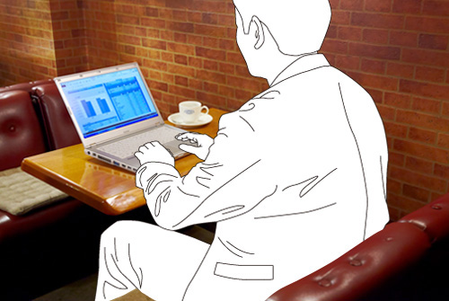 商談後に素早く報告書を作成。モバイルノートの面目躍如。