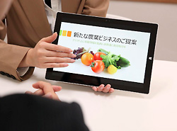 大画面を活かしその場でプレゼン