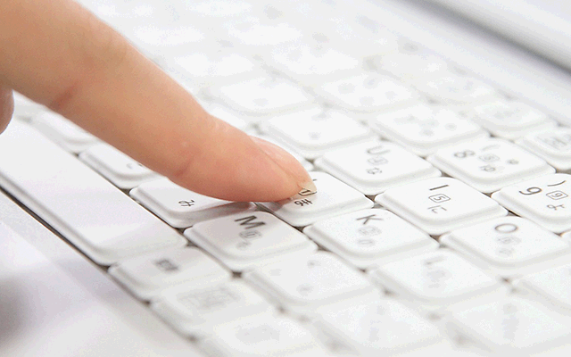 モバイルノートでありながら、2.0ミリのキーストロークを確保。滑らかな文書作成が行える。