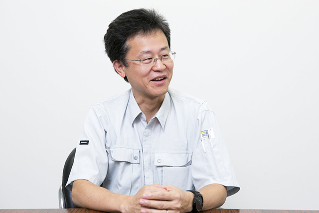 終始笑顔でレッツノートの冷却システムの進化を語ってくれた白神氏。