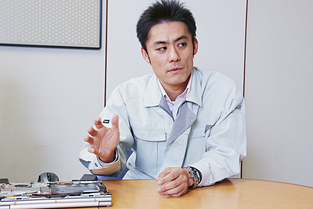 レッツノートXZ6」のこだわりを戸田覚が開発者に直撃インタビュー