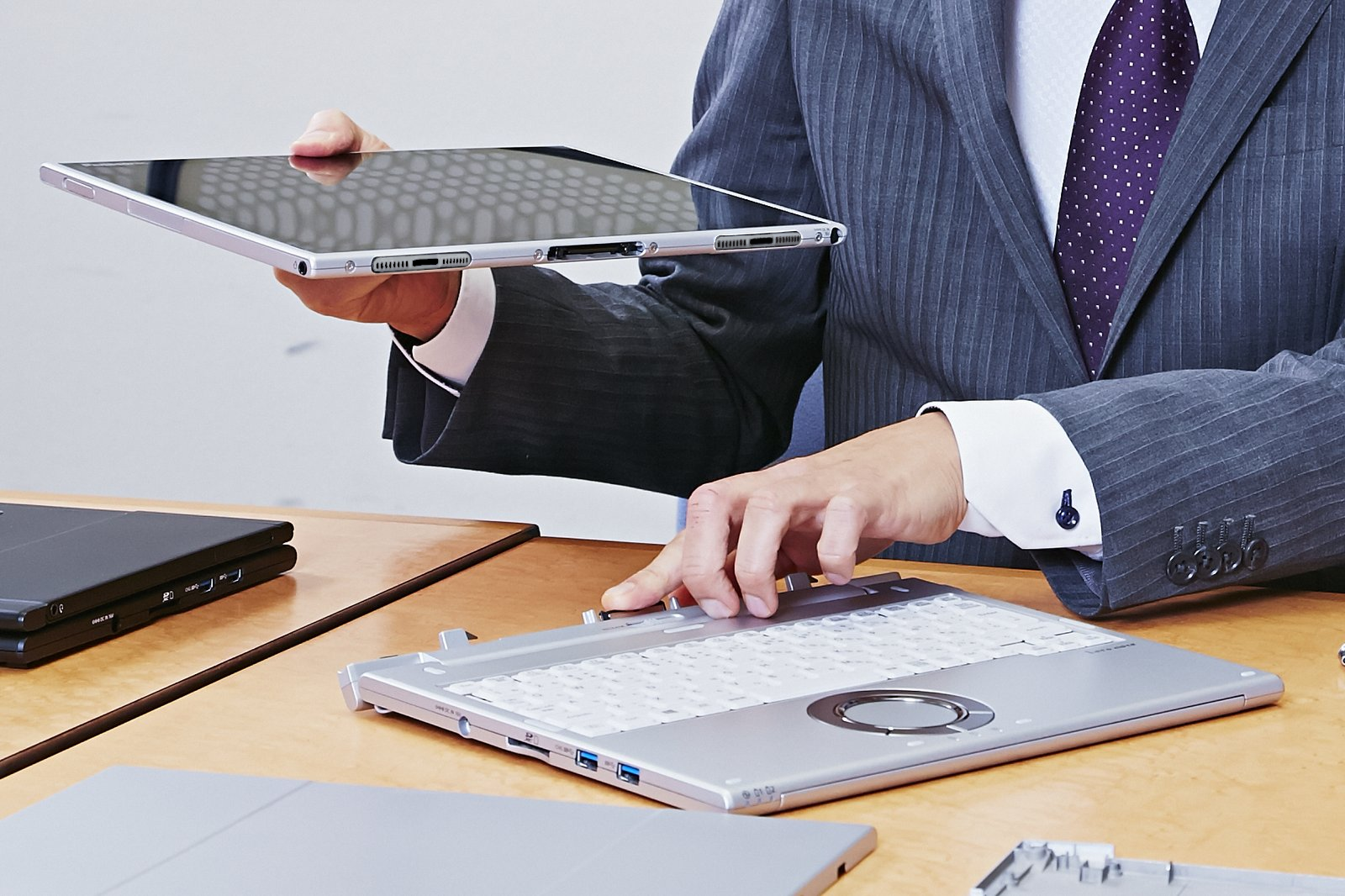 レッツノートXZ6」のこだわりを戸田覚が開発者に直撃インタビュー レッツノートXZ6」のこだわりを戸田覚が開発者に直撃インタビュー