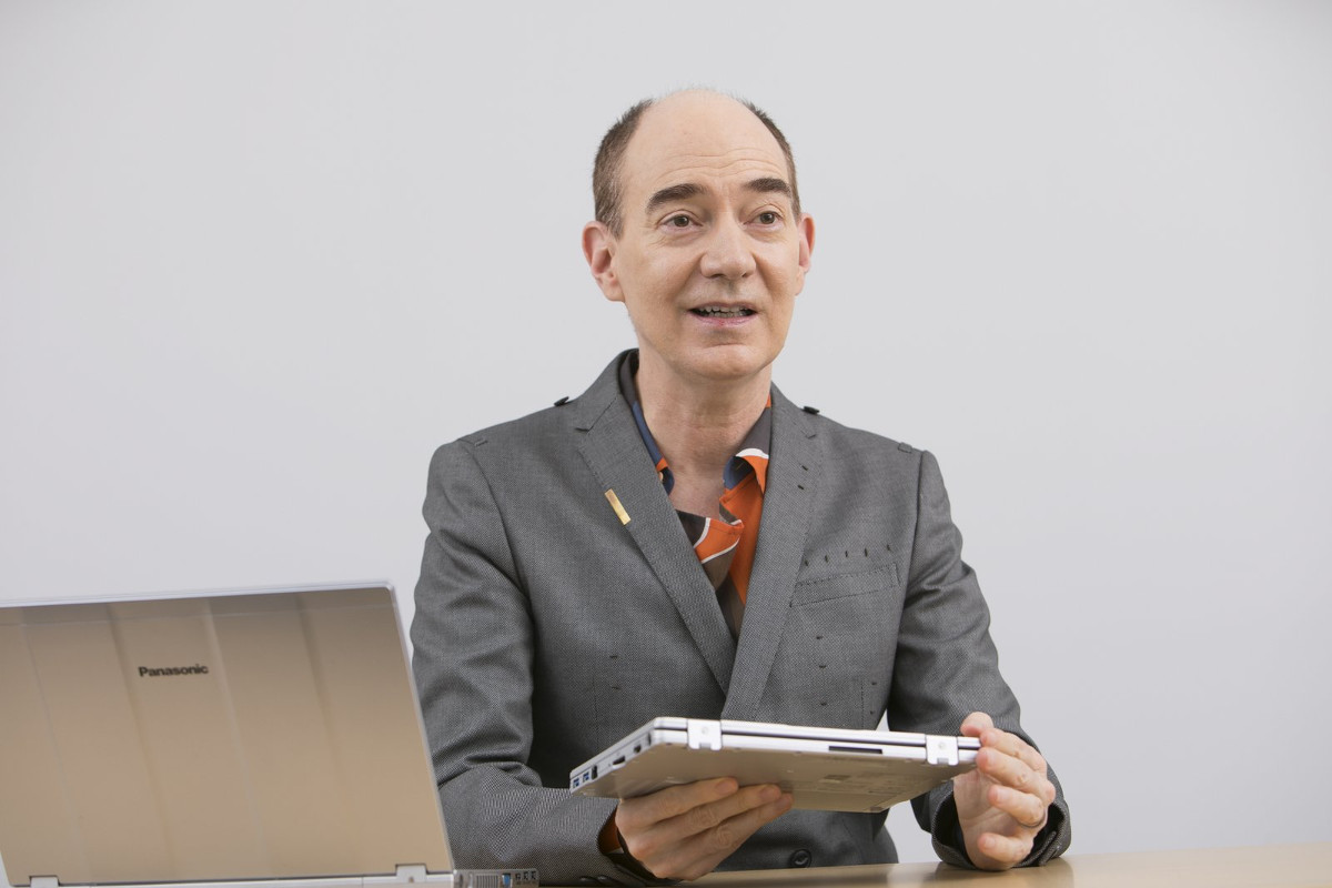 レッツノートをうっかり落としてしまった際も、全く問題なく起動しデータは無事だったという。
