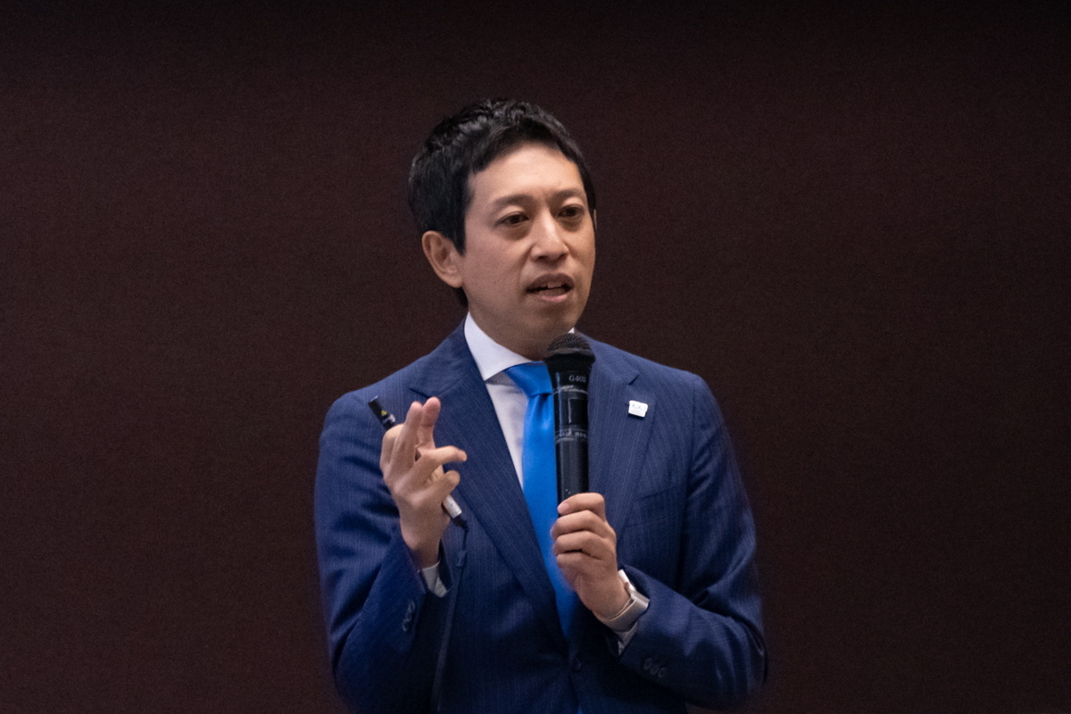 株式会社クロスリバー<br>代表取締役社長 CEO<br>越川慎司氏