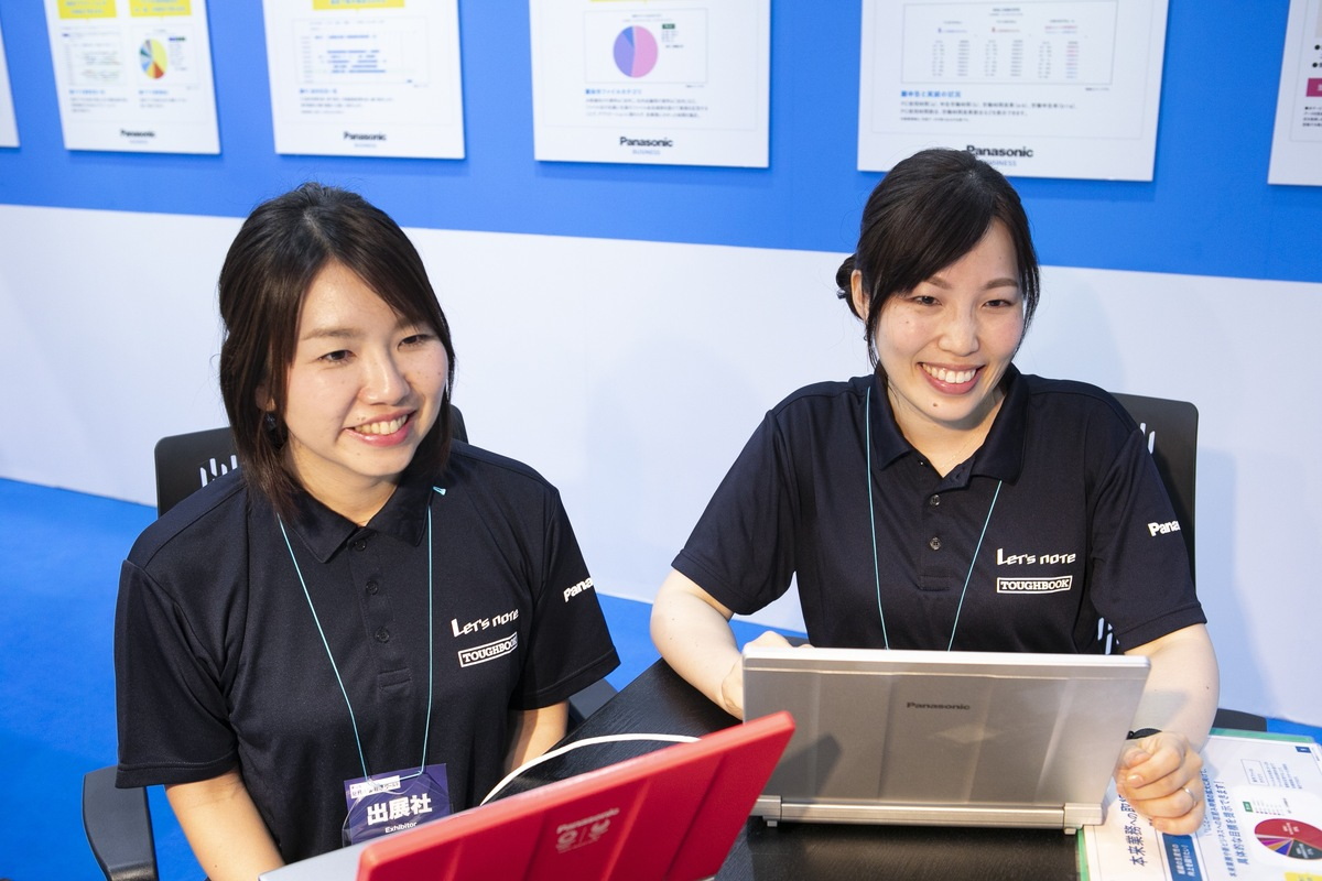 「『しごとコンパス』は企業規模や業種を選ばず使用していただけるサービスです」とアピールする。