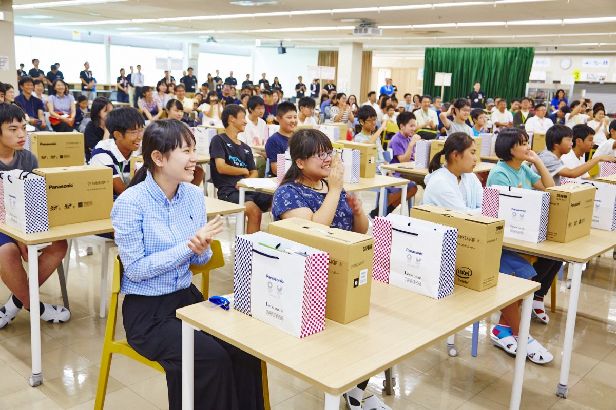 レッツノートの梱包も完了し、皆満足そうな表情だ。