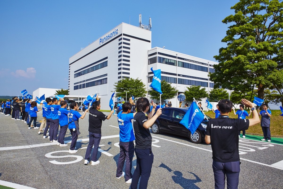 最後には従業員総出で参加者をお見送りした。