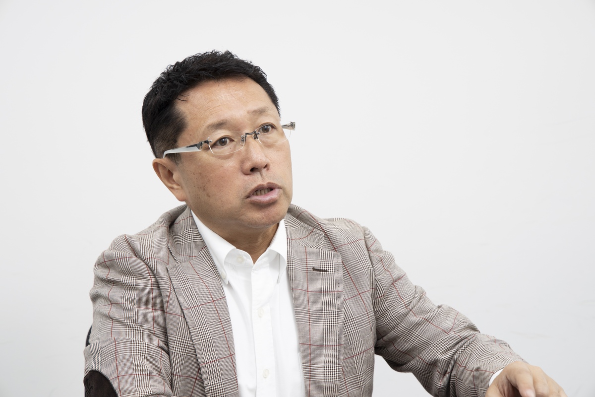 「クラウド全盛となった今、モバイルPCにはLTEが必須。モダンスタンバイと組み合わせれば、ファイル同期やビジネスチャットにも有用ではないか」という認識を示した。
