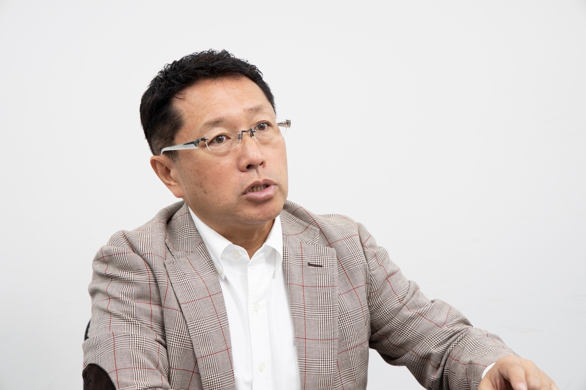 「クラウド全盛となった今、モバイルPCにはLTEが必須。モダンスタンバイと組み合わせれば、ファイル同期やビジネスチャットにも有用ではないか」という認識を示した。