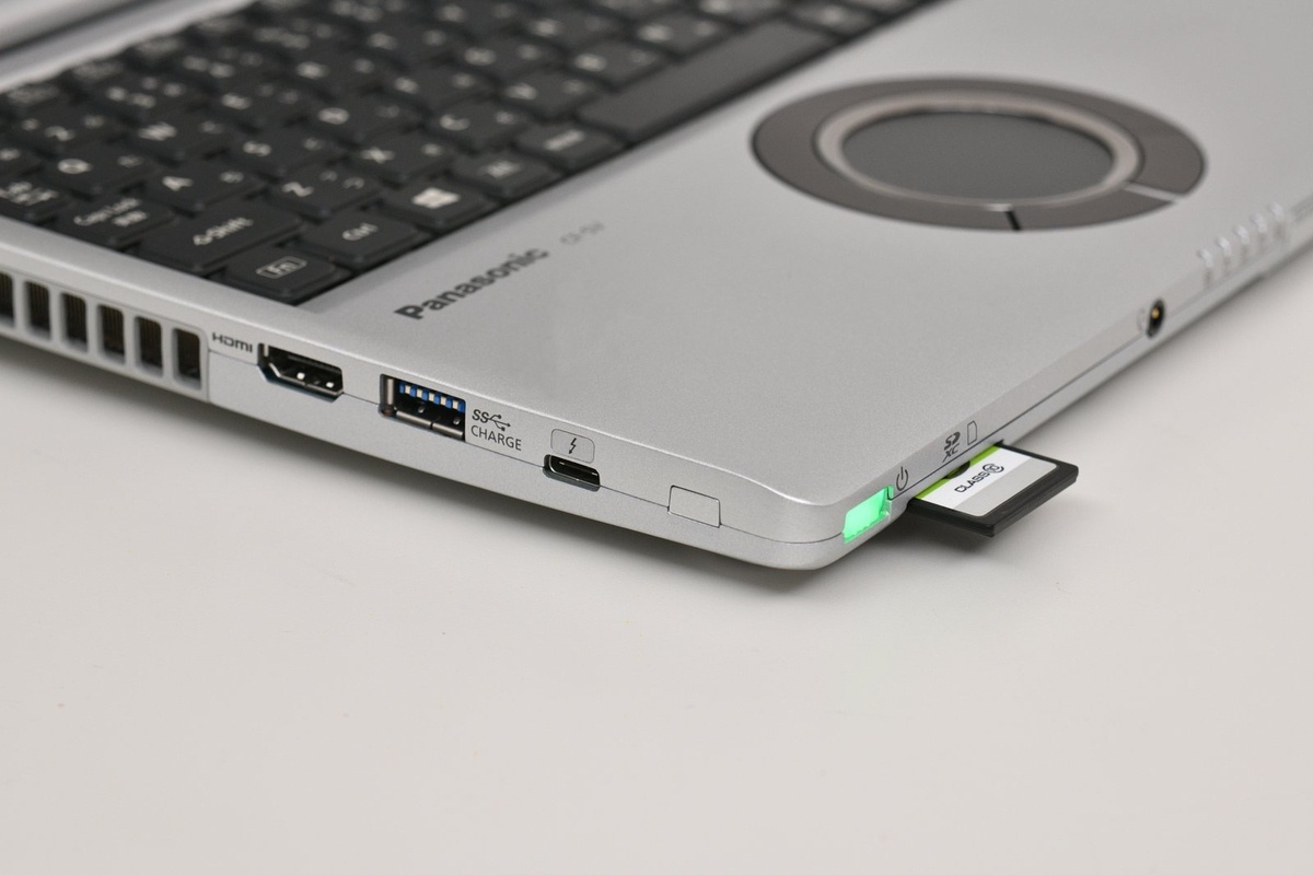 レッツノートならテレワークも快適 安心 モバイルビジネスを加速する7つの理由を徹底検証 2ページ目 日経 Xtech Special ビジネスモバイル最強化計画 レッツノートならテレワークも快適 安心 モバイルビジネスを加速する7つの理由を徹底検証 2ページ目 日経 Xtech Special ビジネスモバイル最強化計画