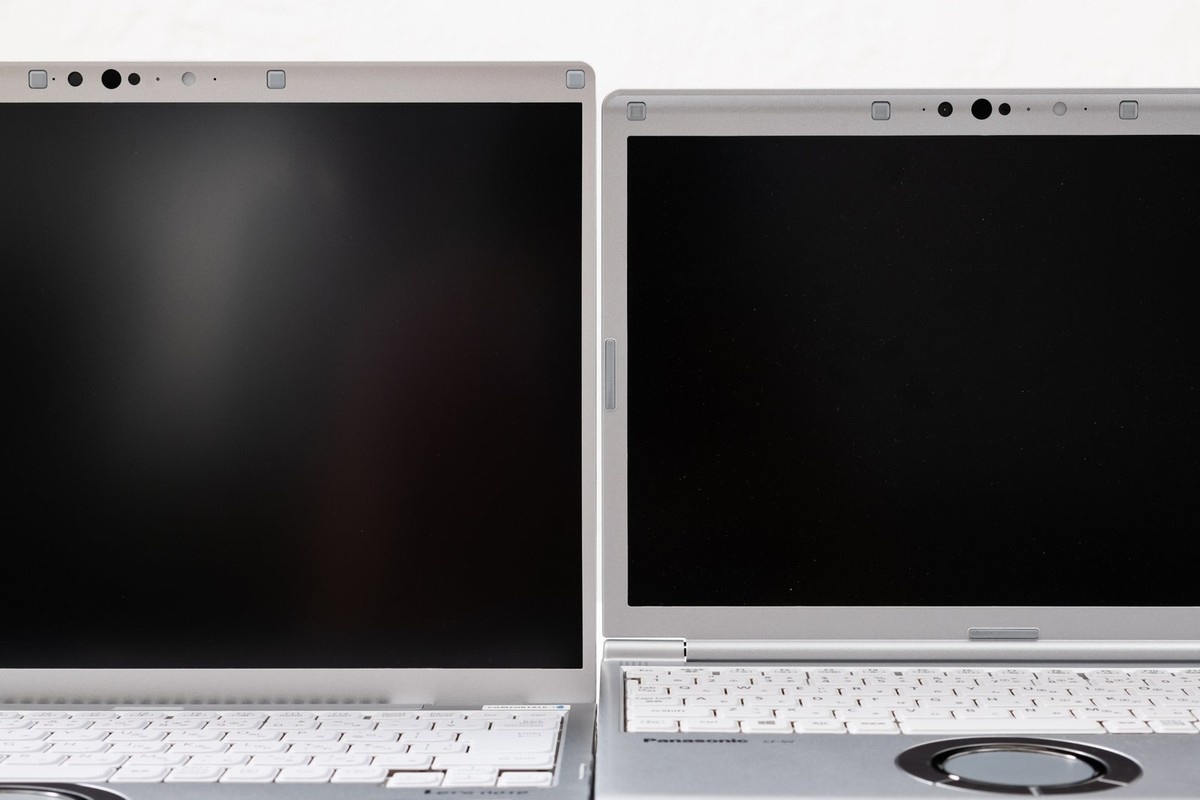 「レッツノートSV」(右)と比較して大幅に狭額縁化。
