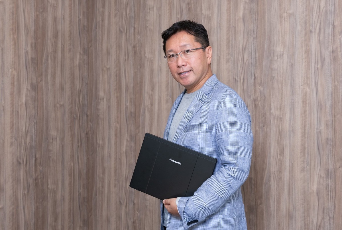 戸田氏は、最新のテクノロジーをいち早く取り入れる「レッツノート」の貪欲な進化に期待を寄せた。
