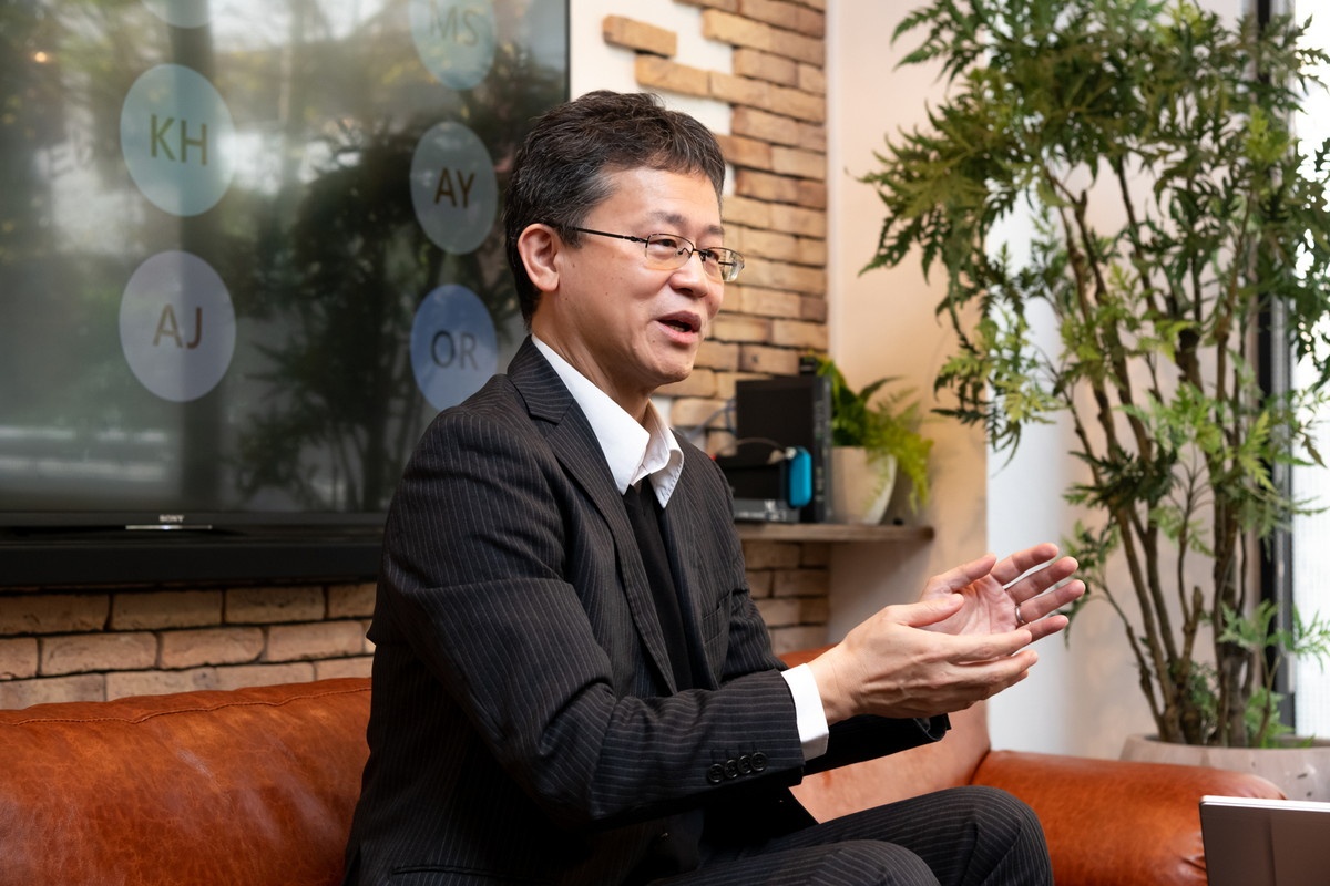 技術開発の工夫と苦労を語る白神氏。