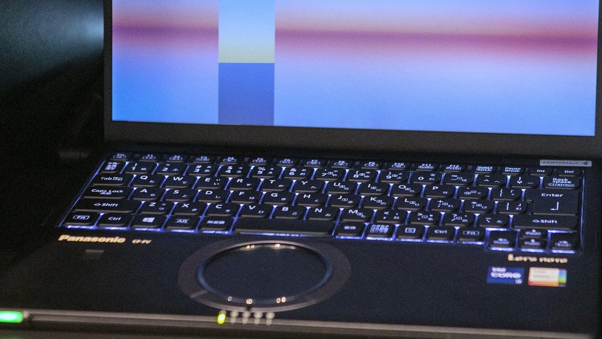 レッツノートFVにはキーボードバックライトを搭載したモデルもある。