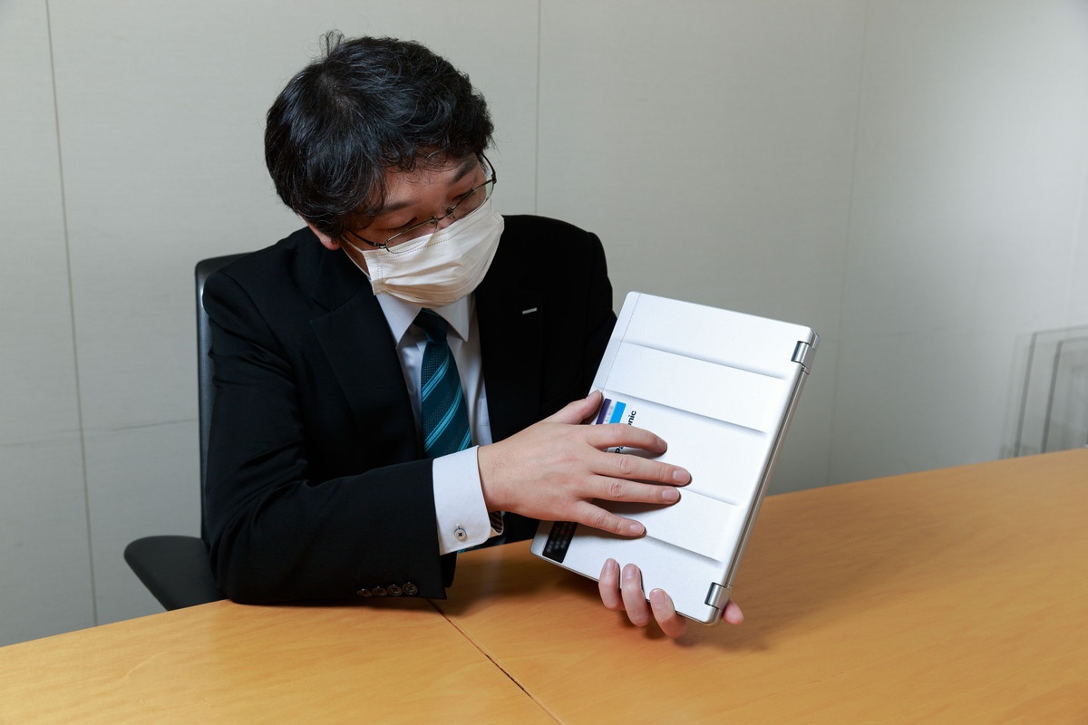 「新型コロナウイルス感染症によりテレワークは加速しましたが、レッツノートのブランドイメージの一つでもある頑丈さは、社員から評価されています」(基盤サービス部 オフィスサービスグループ リーダー 日野孝昭氏)